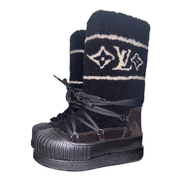 Louis Vuitton Fleece Polar High Moon/Snow Boots size 37 - Picture 2 of 5